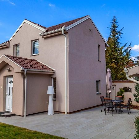 Dc Executive Homes ノヴィ・サド エクステリア 写真