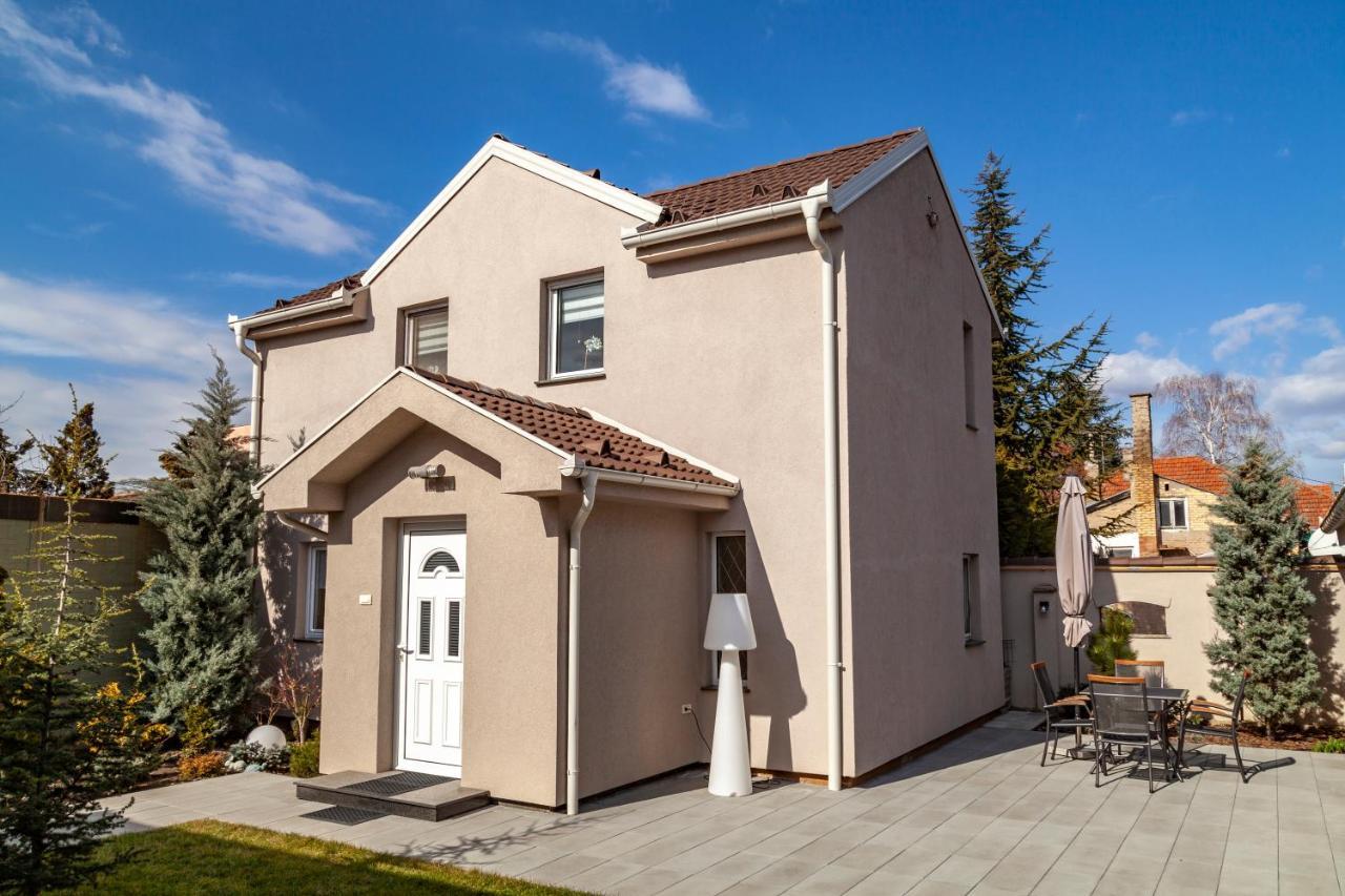 Dc Executive Homes ノヴィ・サド エクステリア 写真